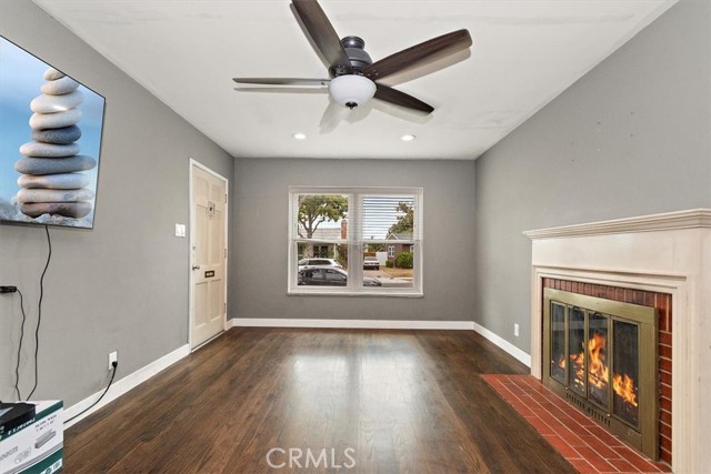 Detail Gallery Image 7 of 43 For 422 E 44th Cir, Long Beach,  CA 90807 - 3 Beds | 1 Baths