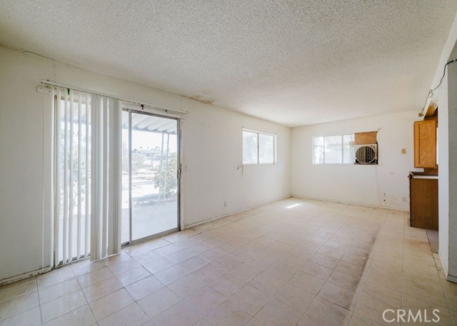 72376 Sunnyslope Drive, 29 Palms CA: https://media.crmls.org/medias/458b9ef2-3b6f-48ff-b05a-670a0efb6e36.jpg