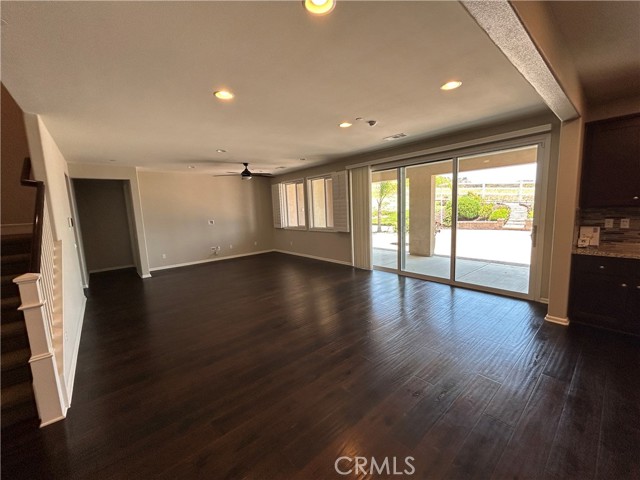 17426 Fairbreeze Court, Riverside CA: https://media.crmls.org/medias/458ba71c-71d5-4d5b-9cdb-aebbd2809f74.jpg