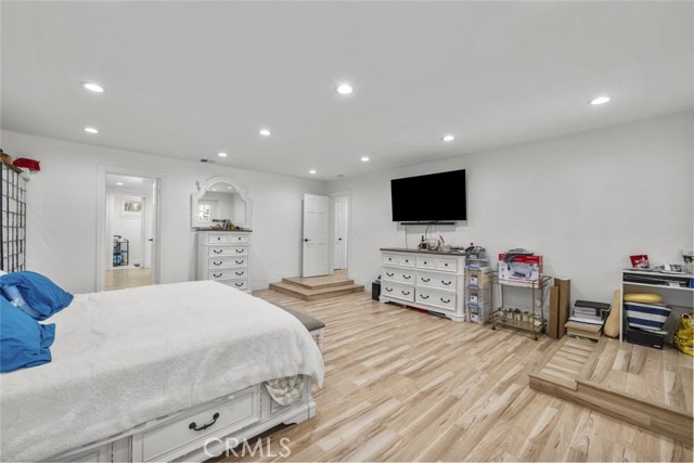 2556 W Avenue N 4, Palmdale CA: https://media.crmls.org/medias/458bf1d2-8b0f-4a27-9d8e-a01f68072f1f.jpg