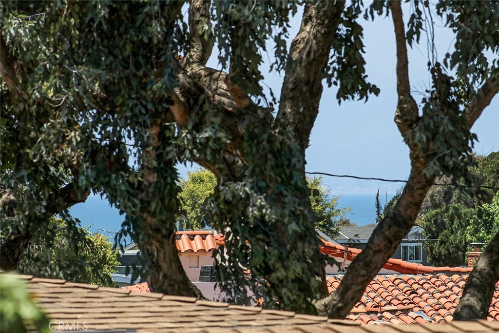 https://media.crmls.org/medias/458c2d28-c5f9-41f1-afcf-9426c3842fed.jpg?preset=X-Large