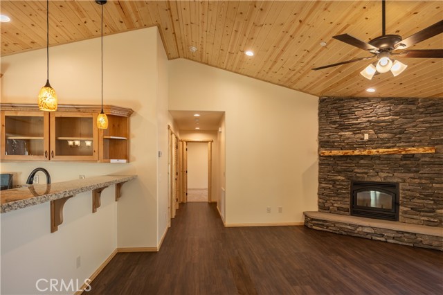 418 Los Angeles Avenue, Sugarloaf CA: https://media.crmls.org/medias/458ca06d-cdab-4263-bc14-599a426c1db2.jpg