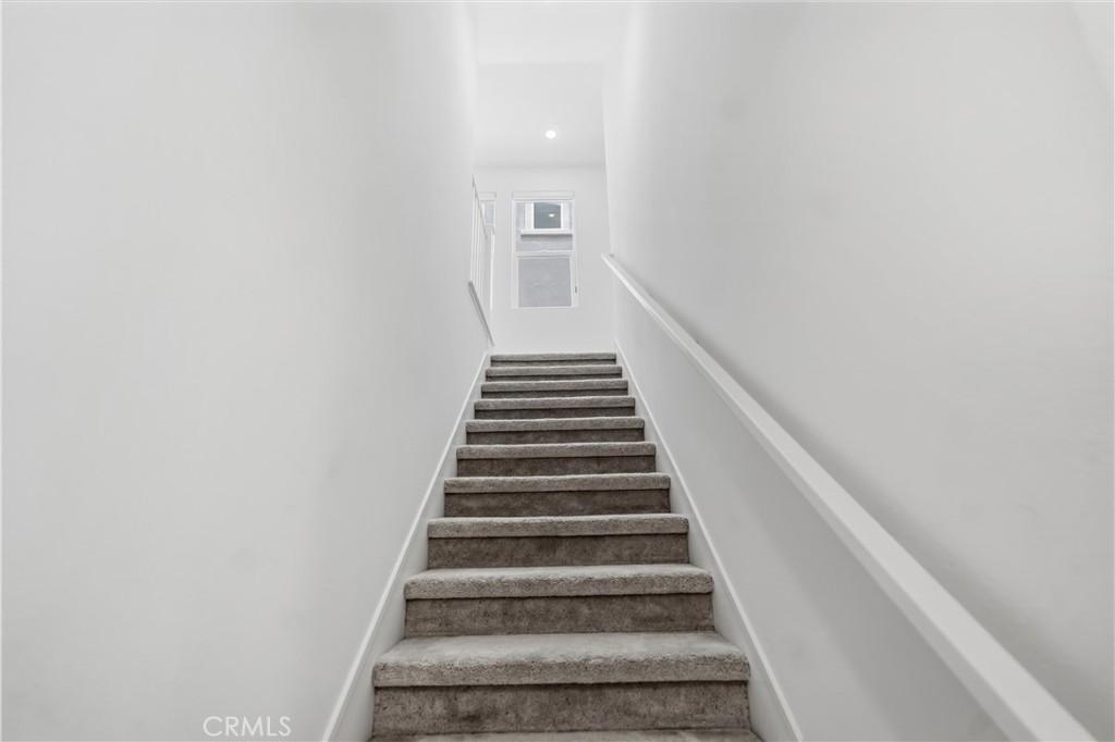 https://media.crmls.org/medias/458ca491-963e-422a-b3f9-b9700be63765.jpg?preset=X-Large