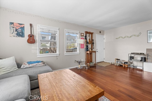 1906 Plant Avenue, Redondo Beach CA: https://media.crmls.org/medias/458ded65-dc80-47da-8d74-300a68624fce.jpg
