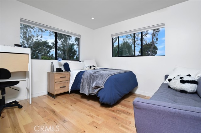 4751 Del Moreno Drive, Woodland Hills CA: https://media.crmls.org/medias/458e2a79-b92d-4718-98c0-db672eba85f1.jpg