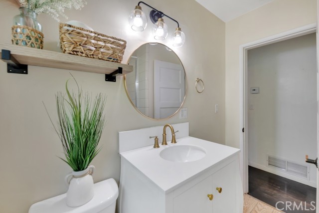 Detail Gallery Image 18 of 36 For 10923 Haskell Ave, Granada Hills,  CA 91344 - 3 Beds | 2 Baths