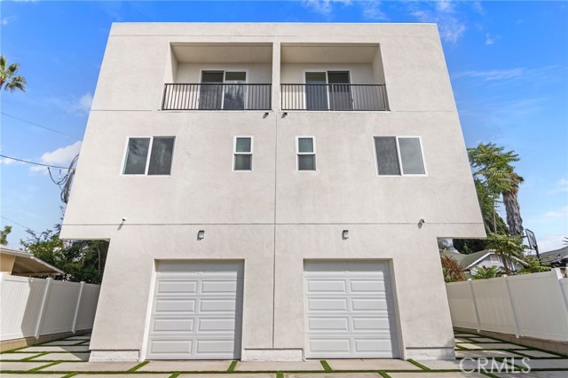 Detail Gallery Image 3 of 28 For 5308 Oakland St, Los Angeles,  CA 90032 - 4 Beds | 4/1 Baths