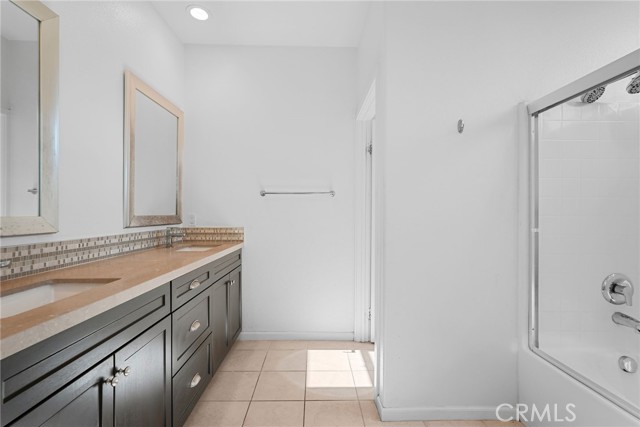 Detail Gallery Image 26 of 34 For 7600 N Courage Way, Van Nuys,  CA 91405 - 4 Beds | 3 Baths