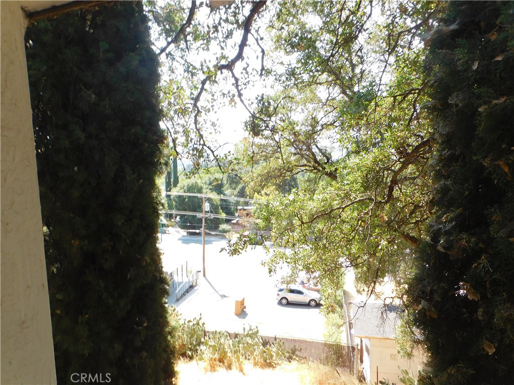 https://media.crmls.org/medias/458eb4a6-b282-4a6b-93f6-761e0a769fe4.jpg?preset=X-Large