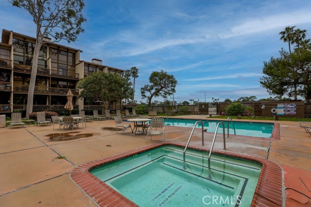 Detail Gallery Image 18 of 26 For 5103 Marina Pacifica Drive South #KEY# 20,  Long Beach,  CA 90803 - 1 Beds | 1 Baths