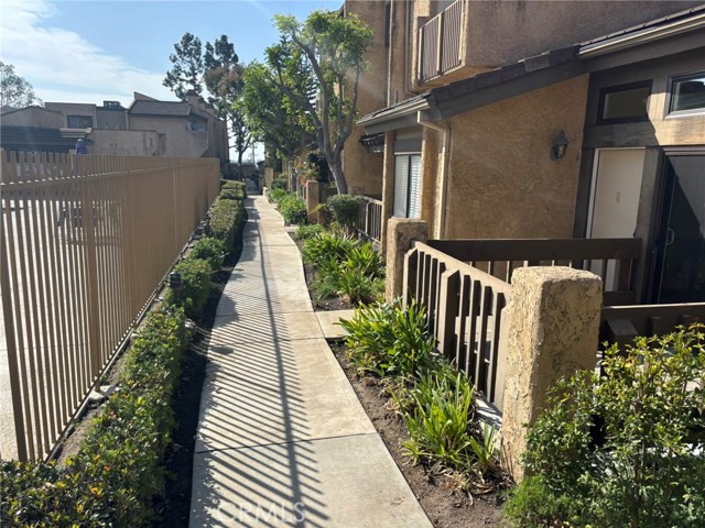 Detail Gallery Image 5 of 23 For 1026 Sheila Ct, Montebello,  CA 90640 - 2 Beds | 2 Baths