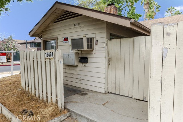 12401 Archwood Street, North Hollywood CA: https://media.crmls.org/medias/459078d9-37a4-42f2-8af1-1f27910b1aa7.jpg