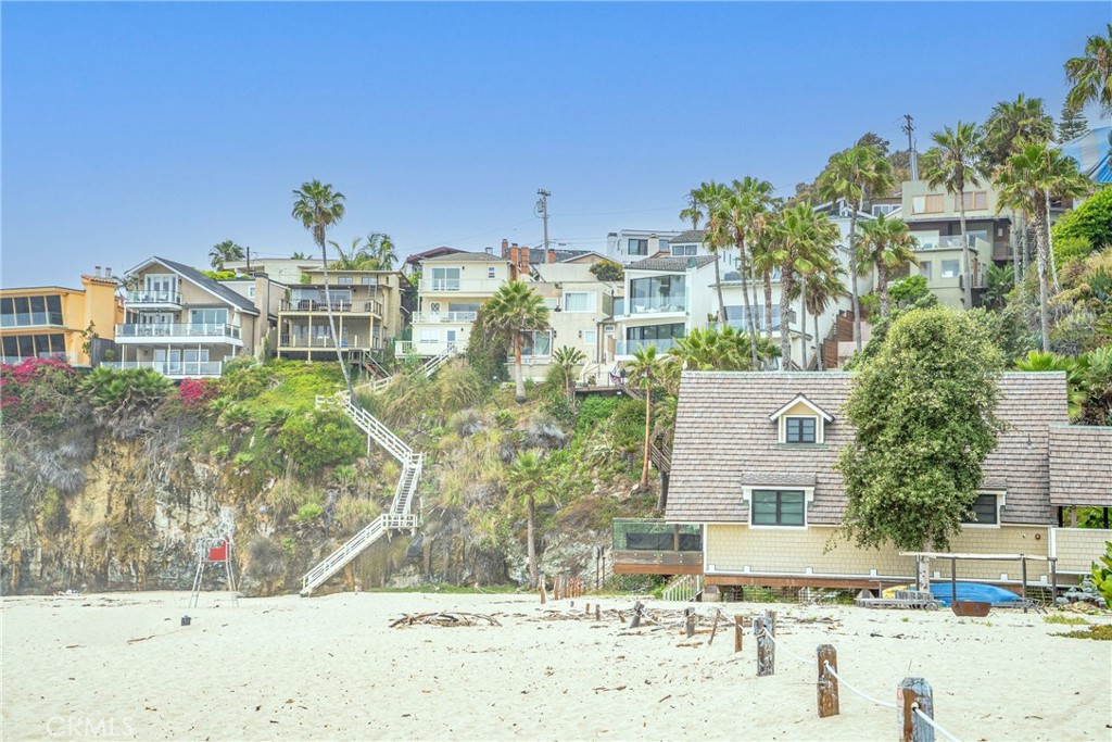 https://media.crmls.org/medias/45908838-c6f9-4f13-a28b-e72c82079528.jpg?preset=X-Large