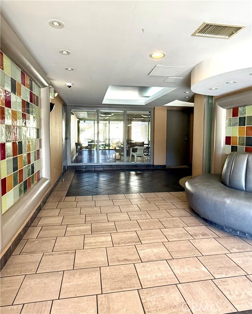 Detail Gallery Image 15 of 20 For 19009 Sherman #16,  Reseda,  CA 91335 - 1 Beds | 1 Baths