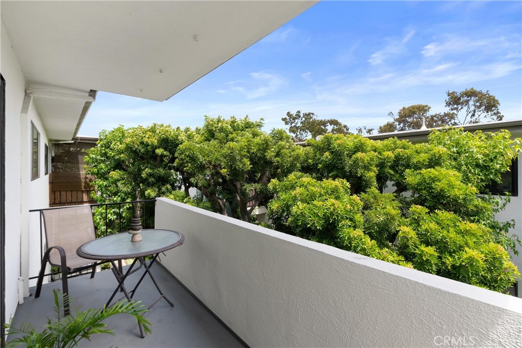 5000 S Centinela Avenue #322