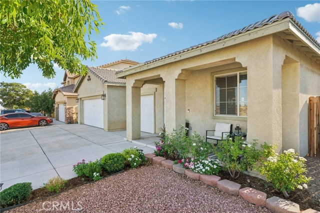 Detail Gallery Image 1 of 1 For 10667 Topaz Ave, Hesperia,  CA 92345 - 4 Beds | 2 Baths