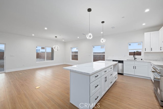 36733 42nd E Street, Palmdale CA: https://media.crmls.org/medias/459299c8-c840-4087-ae40-fb5089c242ff.jpg