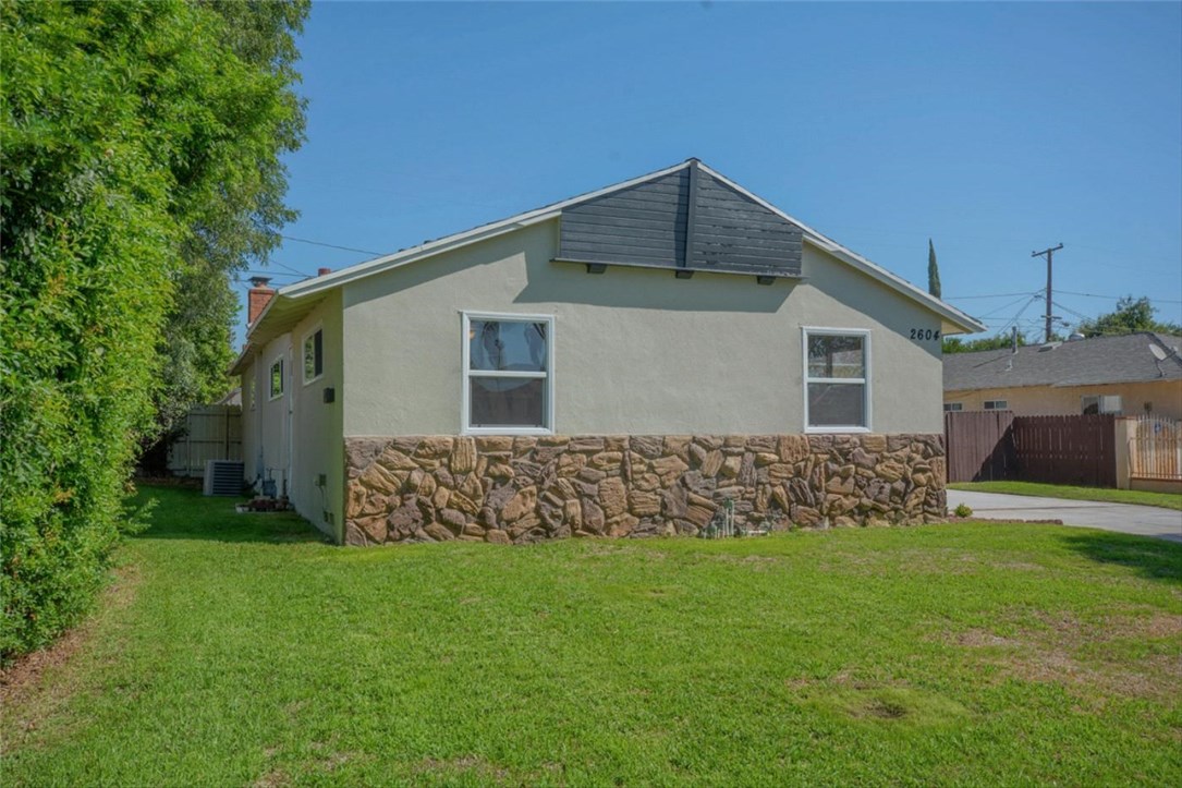 2604 W 6th St, San Bernardino, CA 92410