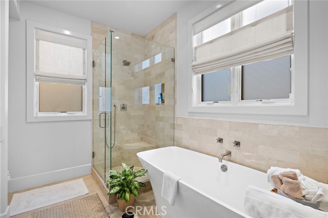 Detail Gallery Image 54 of 68 For 711 1/2 Marigold, Corona Del Mar,  CA 92625 - 2 Beds | 2/1 Baths