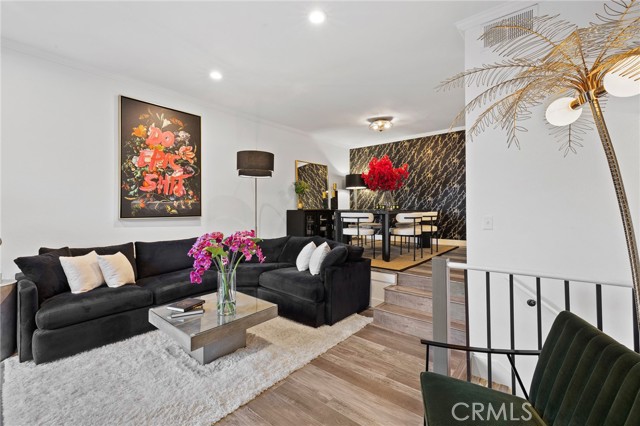 Detail Gallery Image 7 of 46 For 5100 Riverton Ave #14,  North Hollywood,  CA 91601 - 3 Beds | 2/1 Baths