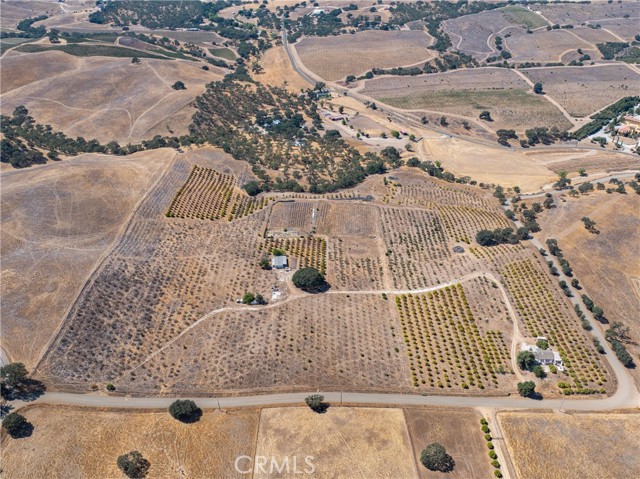 27 Wellsona Road, Paso Robles CA: https://media.crmls.org/medias/4595e123-8e3b-4e9c-b4bb-850b6fed9d0f.jpg