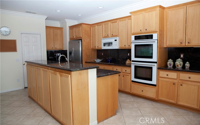 Detail Gallery Image 8 of 19 For 29220 Shore Breeze St, Lake Elsinore,  CA 92530 - 4 Beds | 2 Baths