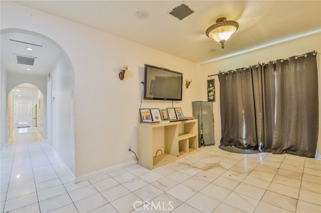 Detail Gallery Image 7 of 49 For 1709 E Luray, Long Beach,  CA 90807 - 5 Beds | 5 Baths