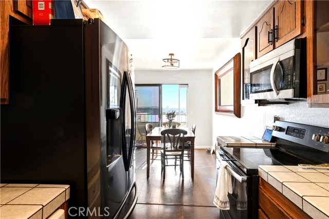 Detail Gallery Image 7 of 29 For 2123 Temple, Signal Hill,  CA 90755 - 2 Beds | 2/1 Baths