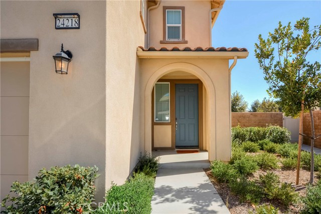 Detail Gallery Image 3 of 46 For 24218 Hillcrest, Corona,  CA 92883 - 3 Beds | 2/1 Baths