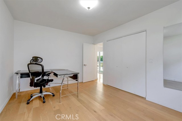 Detail Gallery Image 26 of 65 For 24216 Calvert St, Woodland Hills,  CA 91367 - 5 Beds | 3/1 Baths