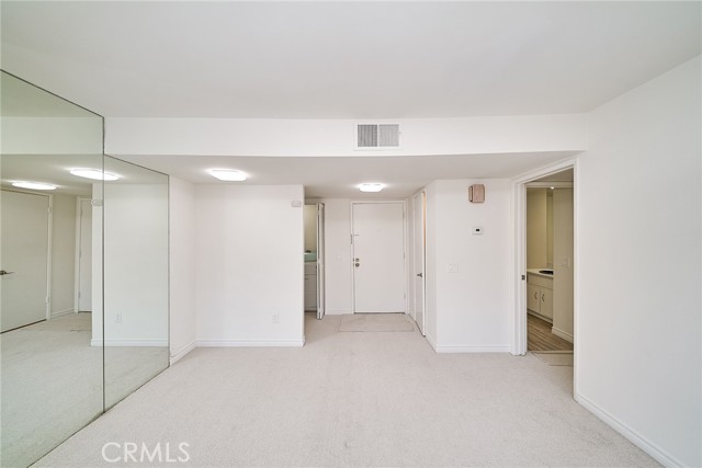 Detail Gallery Image 15 of 45 For 3481 Stancrest Dr #302,  Glendale,  CA 91208 - 3 Beds | 2 Baths