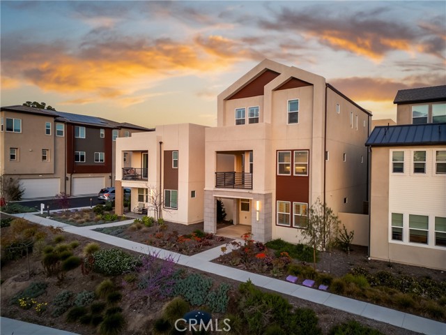 Detail Gallery Image 3 of 30 For 121 Biome, Irvine,  CA 92618 - 4 Beds | 3/1 Baths