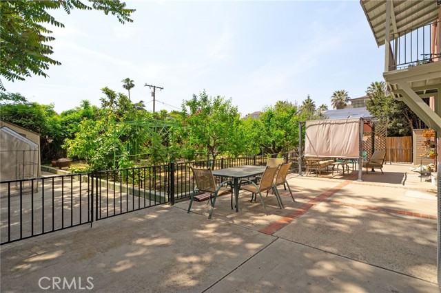 405 W Olive Avenue, Redlands CA: https://media.crmls.org/medias/4599d313-0504-4eb0-b484-3415da2a5cdd.jpg