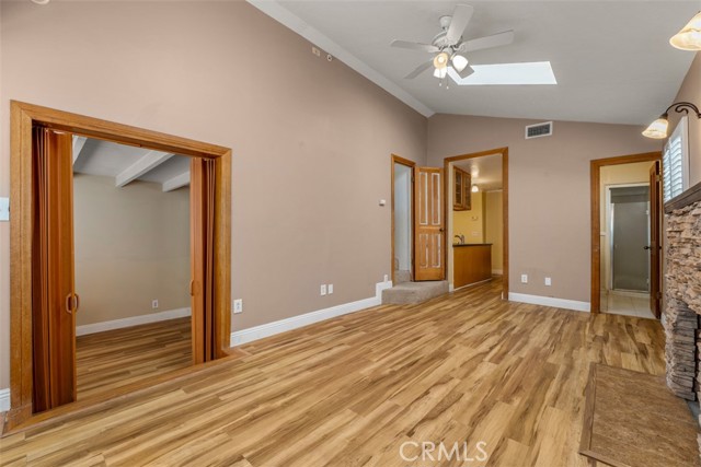 55 B Surfside Avenue, Surfside CA: https://media.crmls.org/medias/459a3cbc-f473-499d-8a53-3d0cf292d32c.jpg