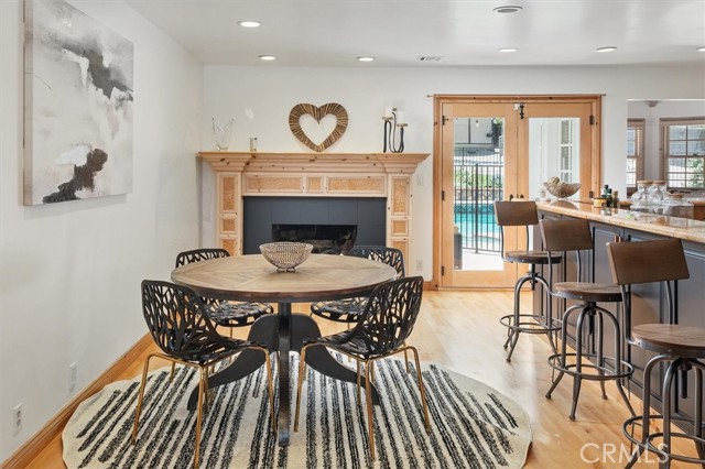 922 Carefree Drive, Simi Valley CA: https://media.crmls.org/medias/459a897b-5dd3-4b6b-987a-86b61f7bd8d9.jpg