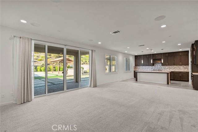 Detail Gallery Image 14 of 56 For 28600 Foothill Way, Saugus,  CA 91350 - 4 Beds | 3 Baths