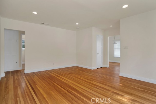Detail Gallery Image 7 of 28 For 6614 Forbes Ave, Lake Balboa,  CA 91406 - 3 Beds | 1 Baths