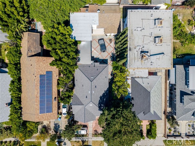 Detail Gallery Image 6 of 14 For 4541 Russell Ave, Los Angeles,  CA 90027 - 5 Beds | 3 Baths