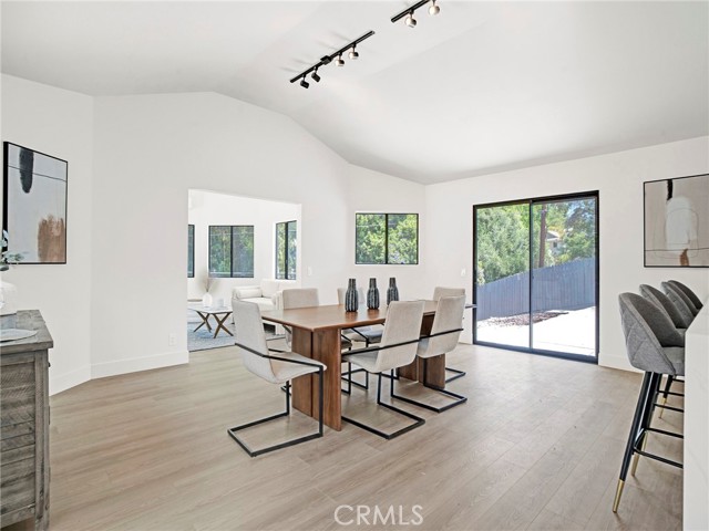 Detail Gallery Image 4 of 38 For 731 Calle Nogal, Thousand Oaks,  CA 91360 - 6 Beds | 3 Baths