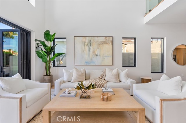 Detail Gallery Image 6 of 45 For 520 11th St, Huntington Beach,  CA 92648 - 3 Beds | 3/1 Baths