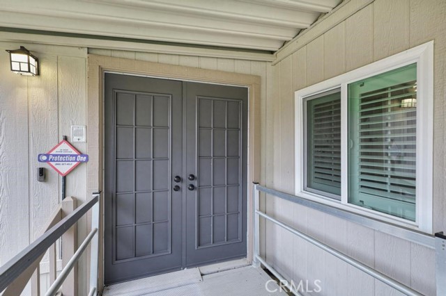 Detail Gallery Image 3 of 39 For 10105 Wrangler Way, Corona,  CA 92883 - 3 Beds | 2 Baths