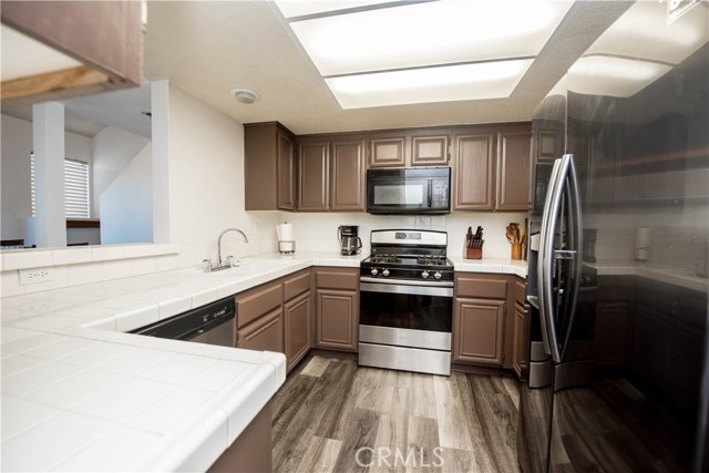 Detail Gallery Image 11 of 27 For 2290 Indigo Hills Dr #6,  Corona,  CA 92879 - 2 Beds | 2 Baths