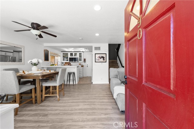 Detail Gallery Image 3 of 40 For 22637 Copper Hill #90,  Saugus,  CA 91350 - 2 Beds | 2/1 Baths