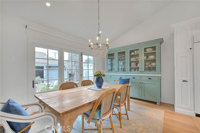 Detail Gallery Image 13 of 59 For 5590 E the Toledo, Long Beach,  CA 90803 - 4 Beds | 4 Baths