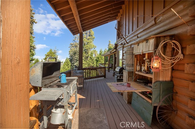 Detail Gallery Image 8 of 70 For 735 Oak Rd, Lake Arrowhead,  CA 92352 - 3 Beds | 4 Baths