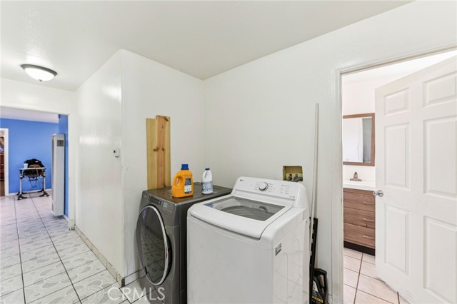 Detail Gallery Image 33 of 38 For 342 W 56th, Los Angeles,  CA 90037 - 8 Beds | 4 Baths