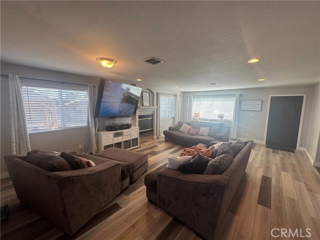 1407 Terrace Road, Rialto CA: https://media.crmls.org/medias/45a0ccd8-365a-4ce0-96d1-676fdbede243.jpg