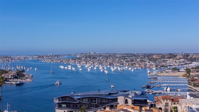 2614 Ocean Boulevard, Corona del Mar CA: https://media.crmls.org/medias/45a0faf9-c2d0-45b8-b1dc-3cbd8afc6013.jpg