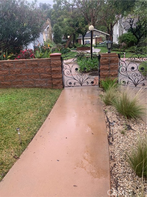 Detail Gallery Image 2 of 19 For 16891 Avenida De Santa Ynez, Pacific Palisades,  CA 90272 - 4 Beds | 3 Baths