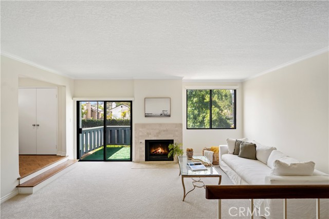 Detail Gallery Image 5 of 18 For 29125 Thousand Oaks Bld #D,  Agoura Hills,  CA 91301 - 2 Beds | 2 Baths